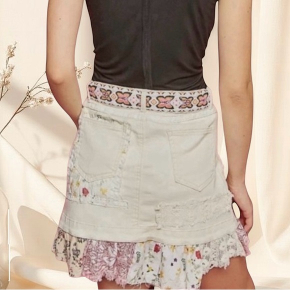 POL Cream Patchwork Ruffle Mini Skirt | Boho Button-Front Lace Skirt - Picture 4 of 7